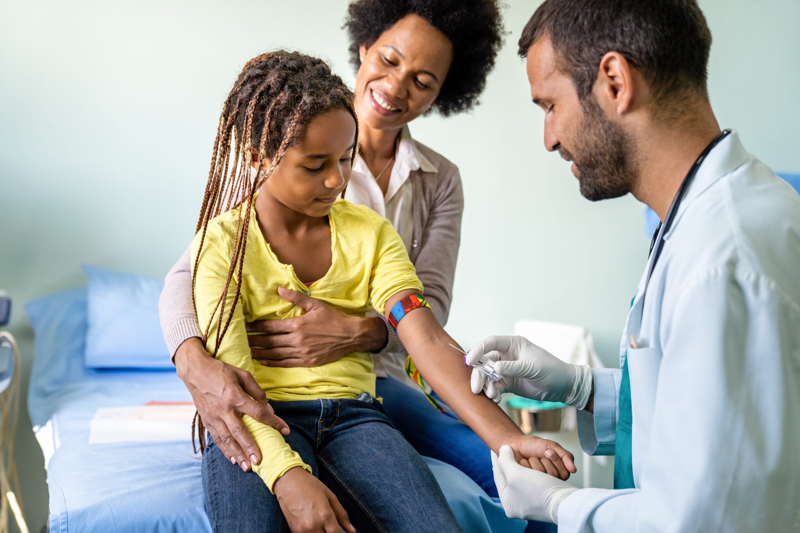 Pediatrician preparing a medication test – penicillin allergies in kids